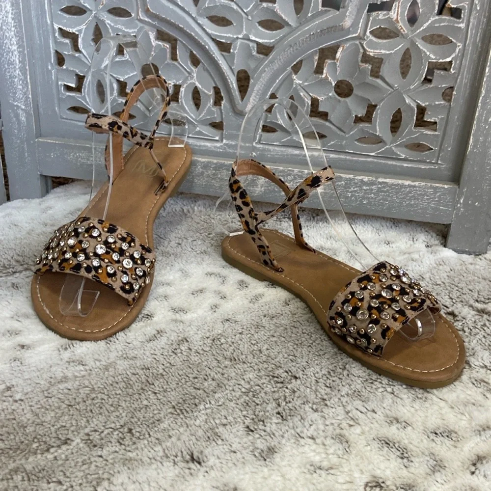 Makers t-strap leopard print sandals girls size 5 glam rhinestone resortwear